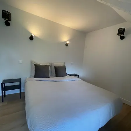 Au Pied Leve Hotel Calorguen Room photo
